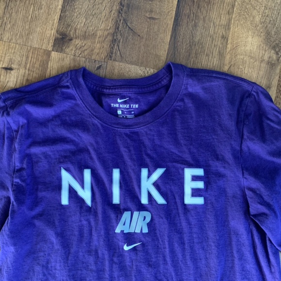Nike Air Graphic Tee - Picture 3 of 8